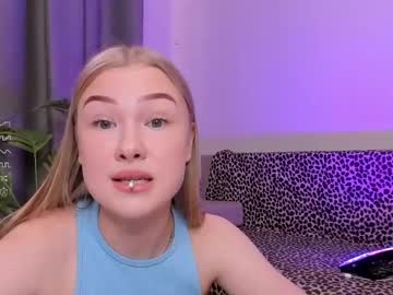 Evaa_Shy18 Chaturbate stream image from May 09, 2025
