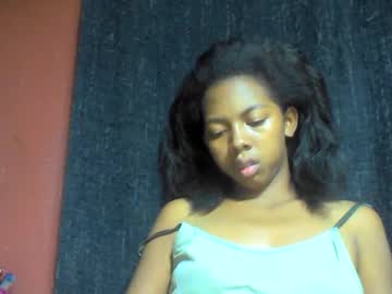 Sarah146341 Chaturbate stream image from May 09, 2025