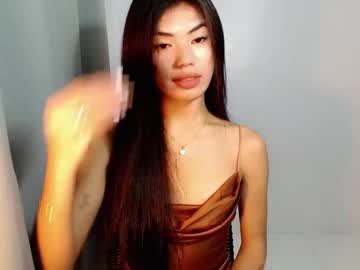 Hotty_Zeah Chaturbate stream image from May 09, 2025