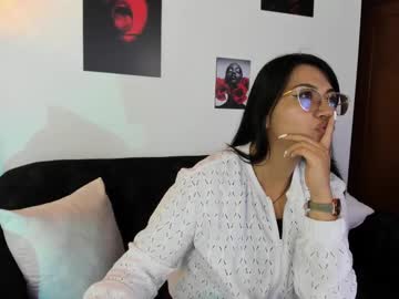 Charlotte_2910 Chaturbate stream image from May 09, 2025