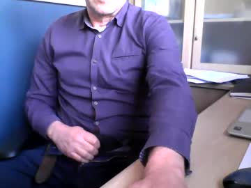 Ukshowall Chaturbate stream image from May 09, 2025