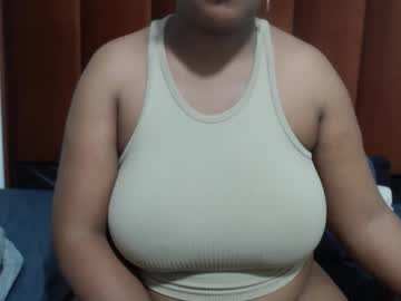 Sexybustyxx Chaturbate stream image from May 09, 2025