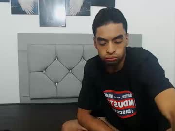 Pearllt Chaturbate stream image from May 10, 2025