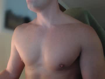 Idosis Chaturbate stream image from May 10, 2025