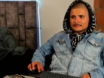 Erostian Chaturbate stream image from May 10, 2025