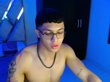 Xmuscle_Versx Chaturbate stream image from May 10, 2025