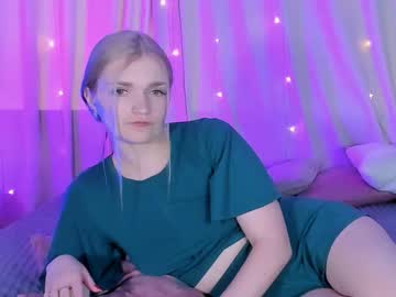 Annyhandd Chaturbate stream image from May 10, 2025