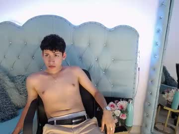 Matteo_White1 Chaturbate stream image from May 10, 2025