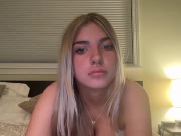 Alliesutton Chaturbate stream image from May 10, 2025