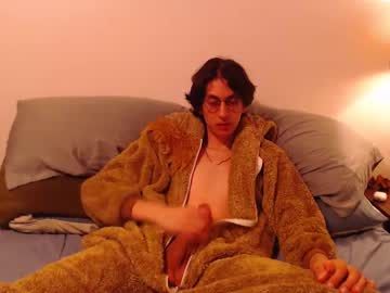 Gaymerluca Chaturbate stream image from May 10, 2025