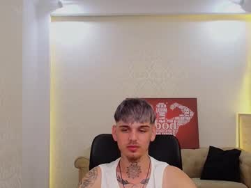 Asherlong Chaturbate stream image from May 10, 2025
