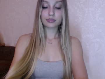 Carrrriebradshaw Chaturbate stream image from May 10, 2025
