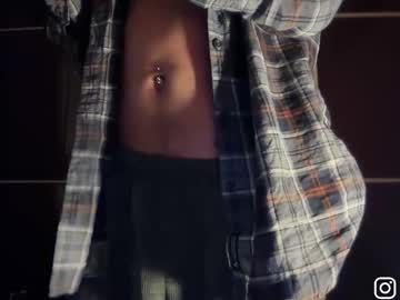 Lamourdemavie_ Chaturbate stream image from May 10, 2025