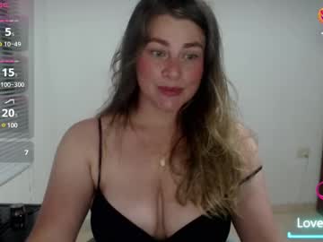 Prettyblond693_ Chaturbate stream image from May 10, 2025