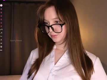 Bonnyflower Chaturbate stream image from May 10, 2025
