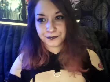 Hannibeexl Chaturbate stream image from May 10, 2025