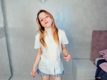 Lovelyedge Chaturbate stream image from May 10, 2025