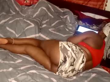 Nia_Midnight Chaturbate stream image from May 10, 2025