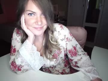 Katira13 Chaturbate stream image from May 10, 2025
