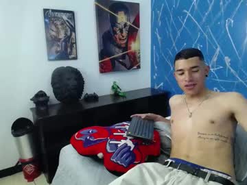 Dustynjoyer Chaturbate stream image from May 10, 2025