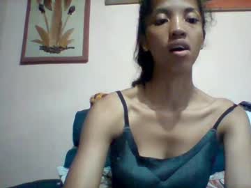 Maellah114959 Chaturbate stream image from May 10, 2025