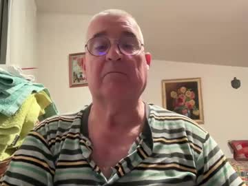 Juantricker Chaturbate stream image from May 11, 2025
