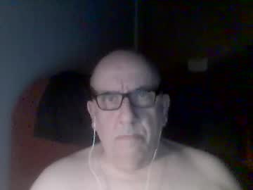 Needlesslove Chaturbate stream image from May 11, 2025