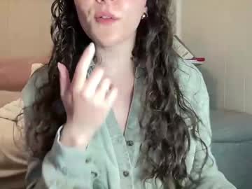 Maddyhasyummypussy Chaturbate stream image from May 11, 2025