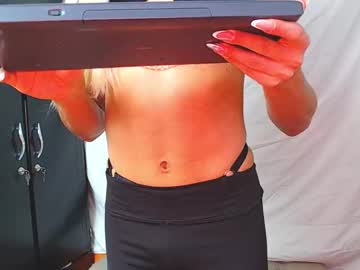 Dafnej25 Chaturbate stream image from May 11, 2025