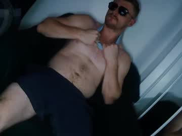 Hunggingerjock Chaturbate stream image from May 11, 2025