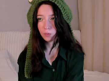 Sheenaades Chaturbate stream image from May 11, 2025