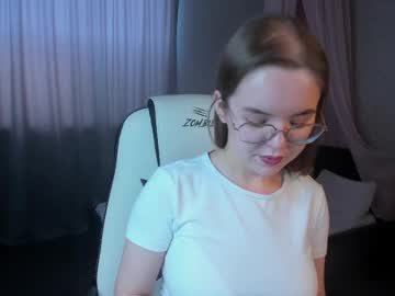 Radiantfairy Chaturbate stream image from May 11, 2025