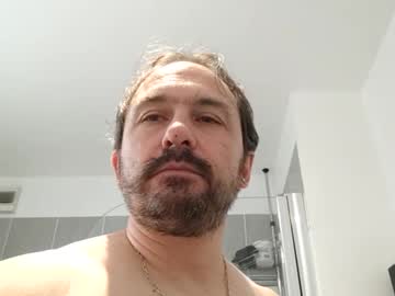 Luluberlu042 Chaturbate stream image from May 11, 2025