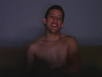 Elcogeputas08 Chaturbate stream image from May 11, 2025