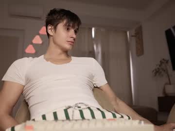 Dave_Maxwell Chaturbate stream image from May 11, 2025