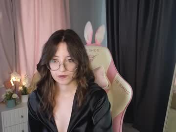 Rainybella Chaturbate stream image from May 11, 2025