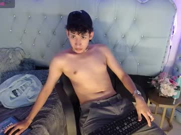 Matteo_White1 Chaturbate stream image from May 11, 2025