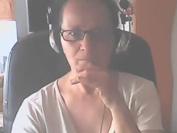 Hellenmarie Chaturbate stream image from May 11, 2025