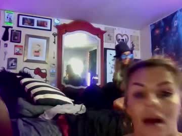 Jazzi3vib3z Chaturbate stream image from May 11, 2025