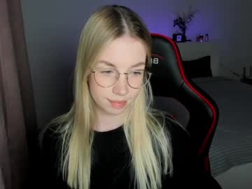 _Emiliaaa Chaturbate stream image from May 11, 2025