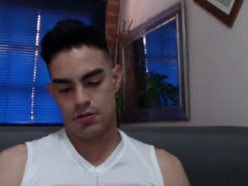 Liiam_Collins Chaturbate stream image from May 11, 2025