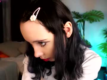 Glennabellew Chaturbate stream image from May 11, 2025