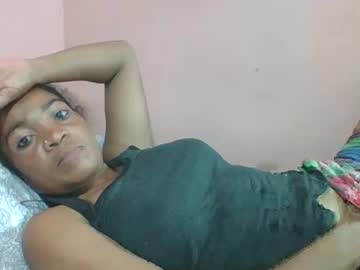 Prettyzara65254 Chaturbate stream image from May 11, 2025