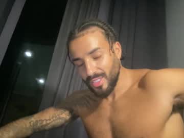 Kingomzie Chaturbate stream image from May 11, 2025