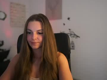 Alecsa_Fox Chaturbate stream image from May 11, 2025