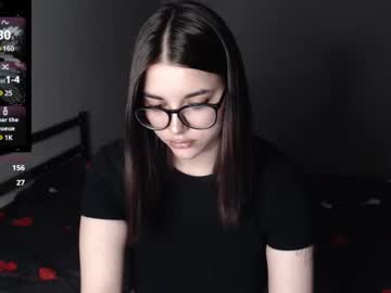 Kikamanne Chaturbate stream image from May 11, 2025