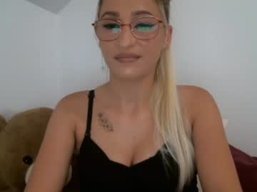 Beth240598 Chaturbate stream image from May 11, 2025