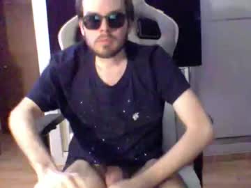 Madmike_92 Chaturbate stream image from May 11, 2025