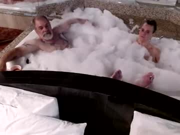 Wheresmyqueenat Chaturbate stream image from May 12, 2025