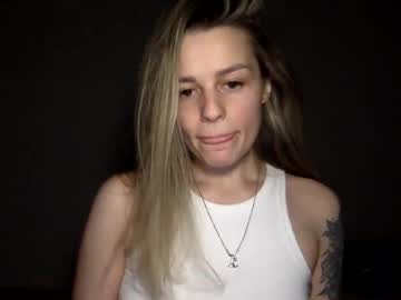 Xmiamoorx Chaturbate stream image from May 12, 2025